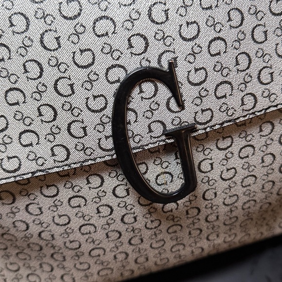 Guess LASKIN SATCHEL Black Satchel Handbag Purse - Picture 3 of 13